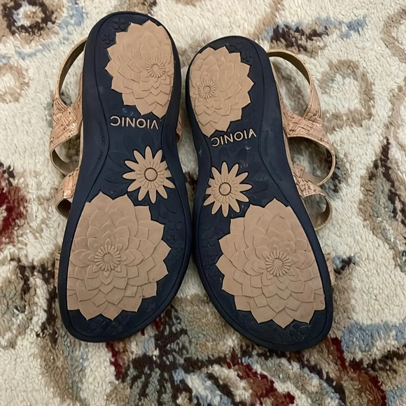 Vionic Amber-Gold Cork Sandals Size 7 - Picture 4 of 8